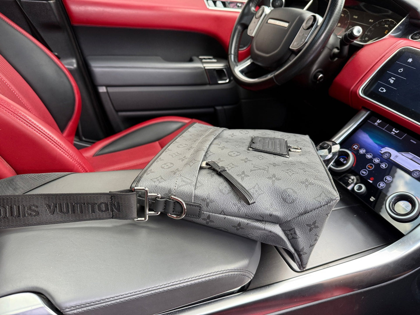 Shoulder Bags