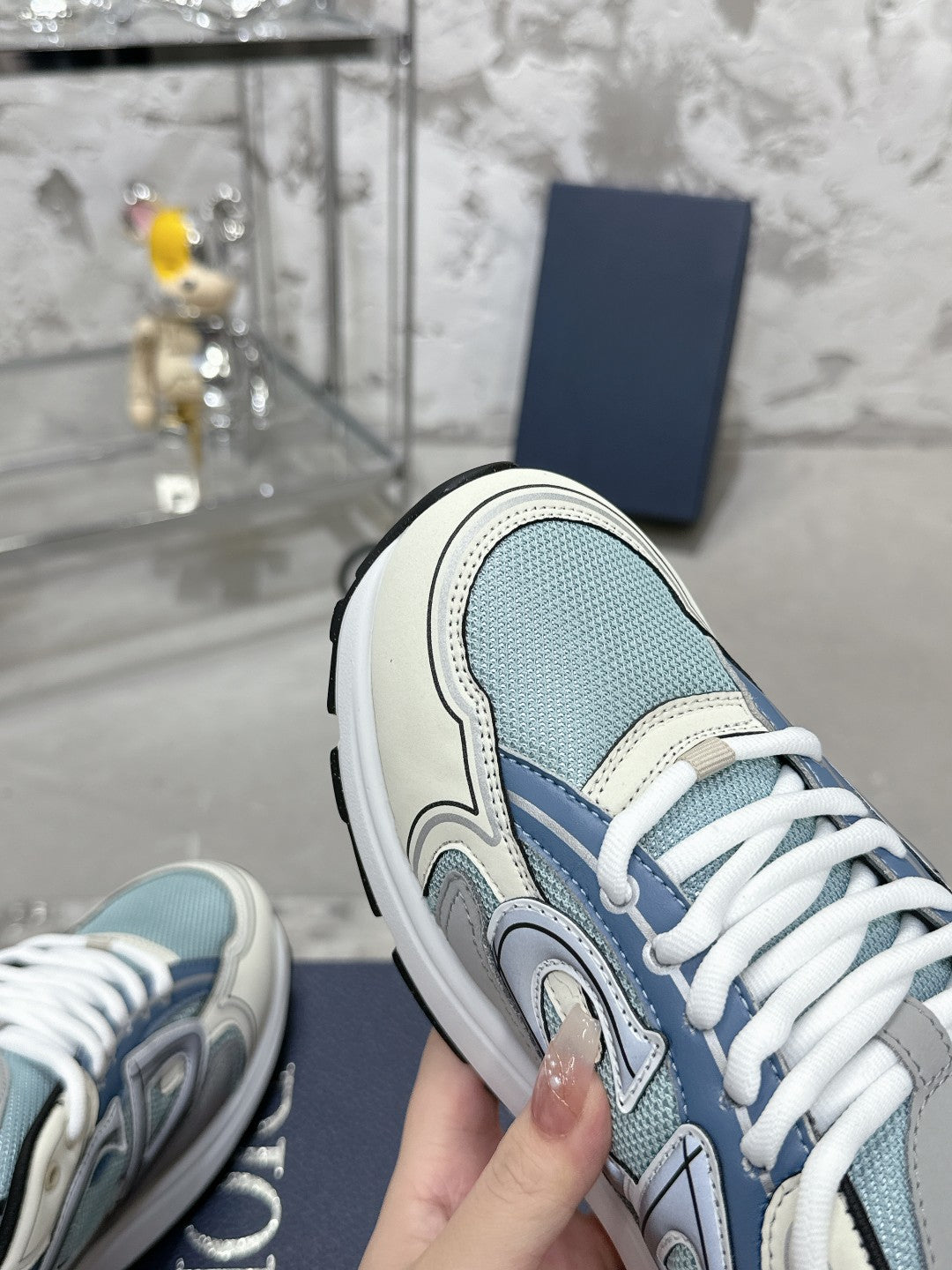 Sneakers