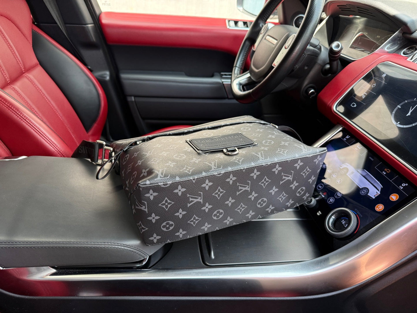 Shoulder Bags