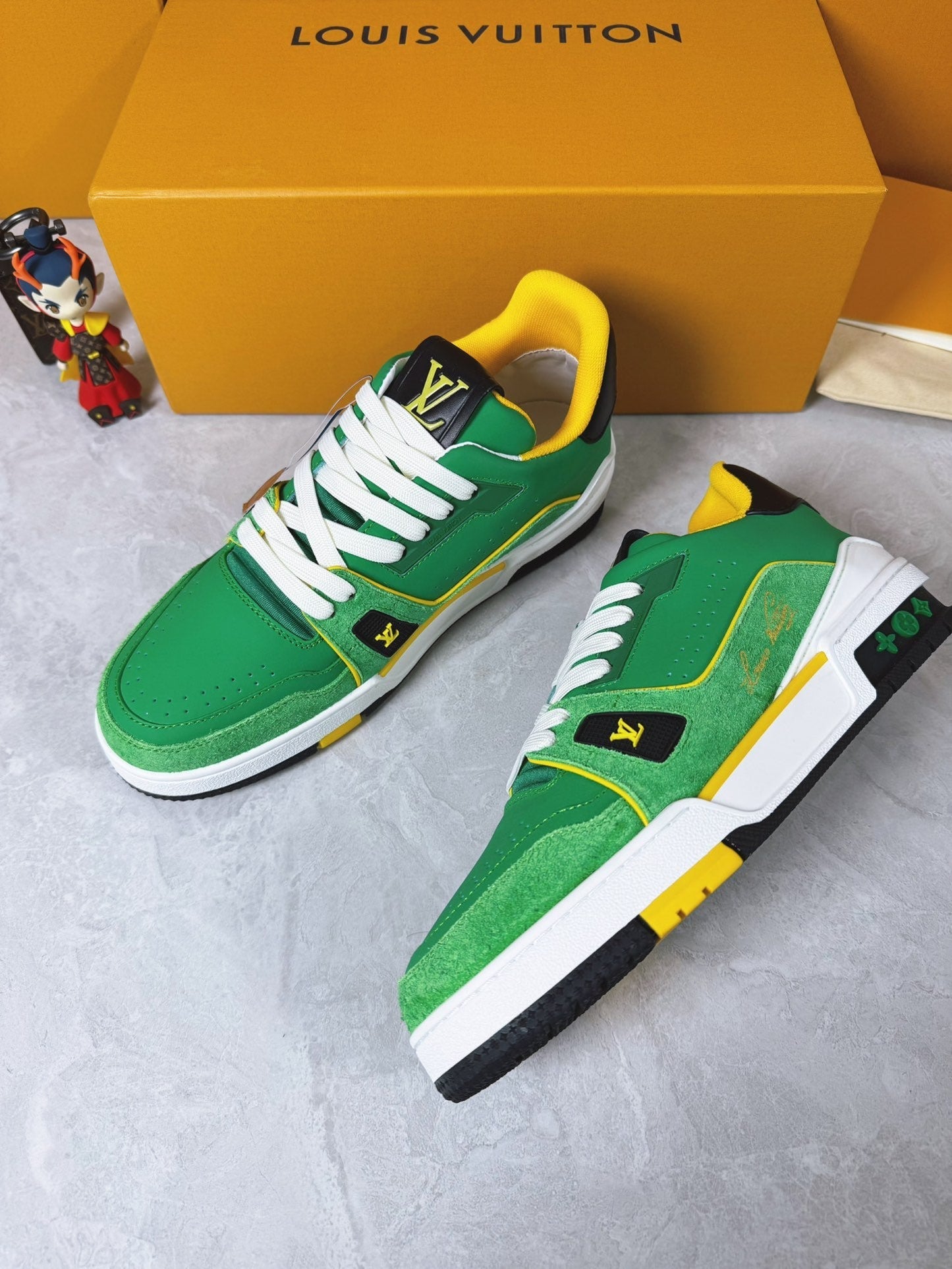 Sneakers