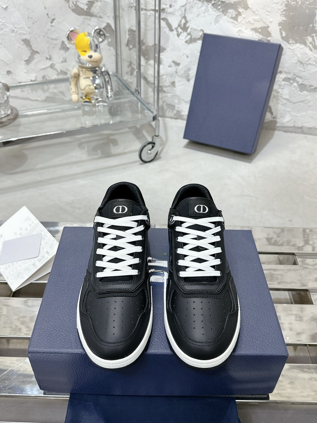Sneakers