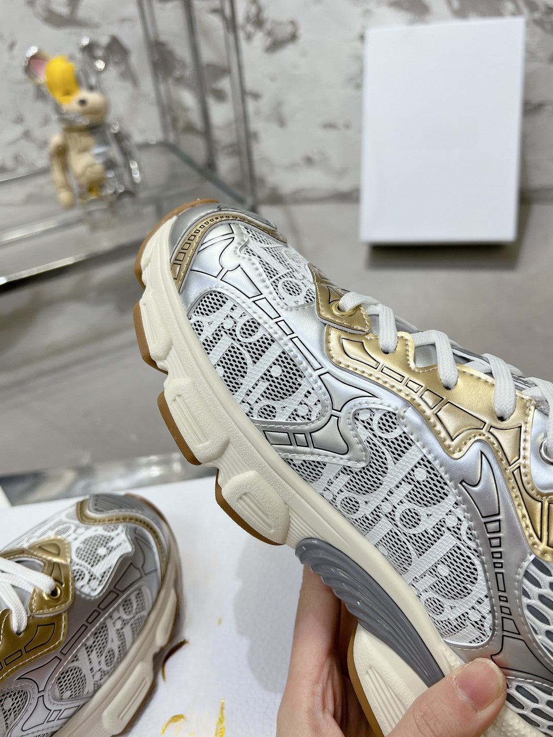 Sneakers