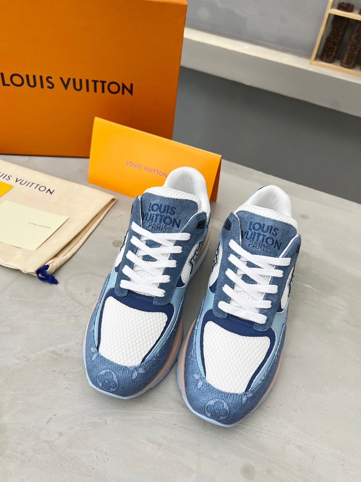 Sneakers