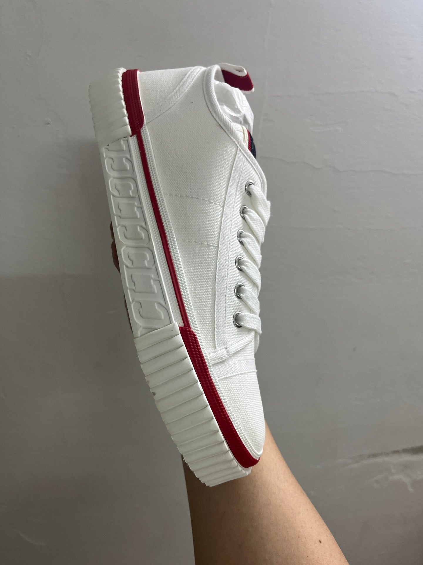Sneaker