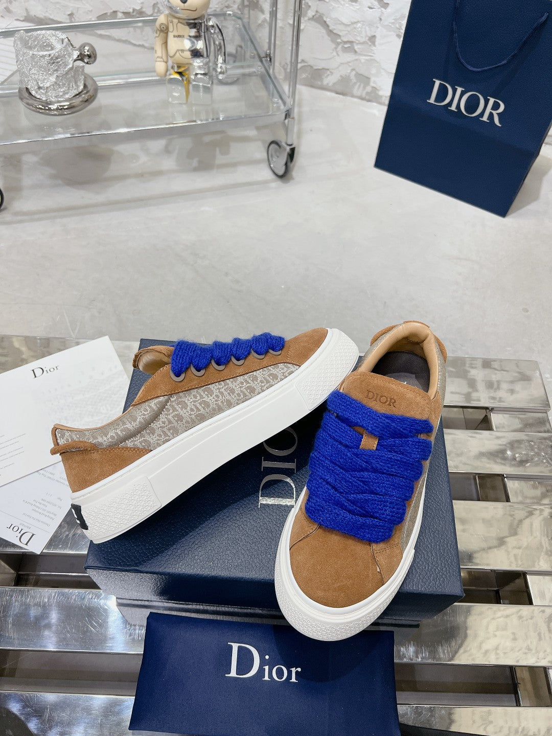 Sneakers