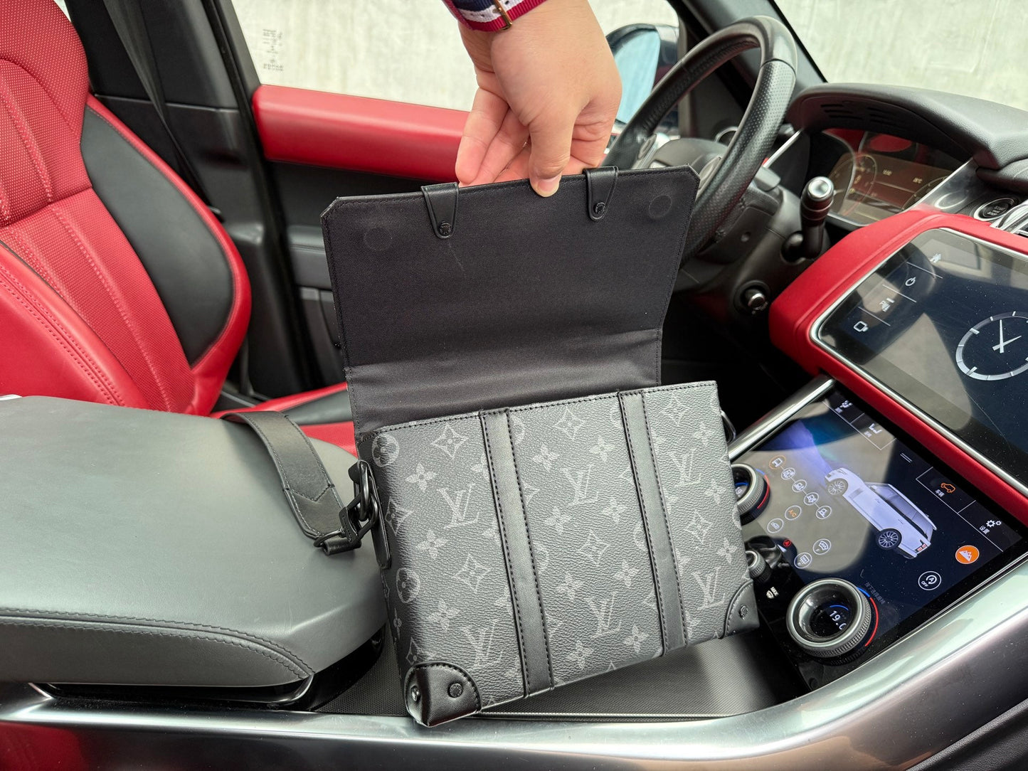 Shoulder Bags