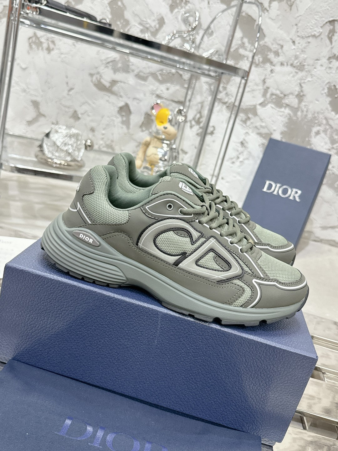 Sneakers