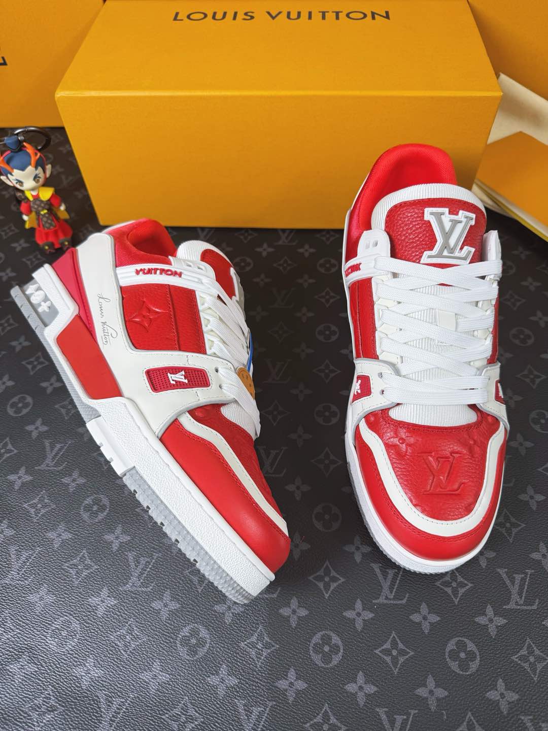 Sneakers