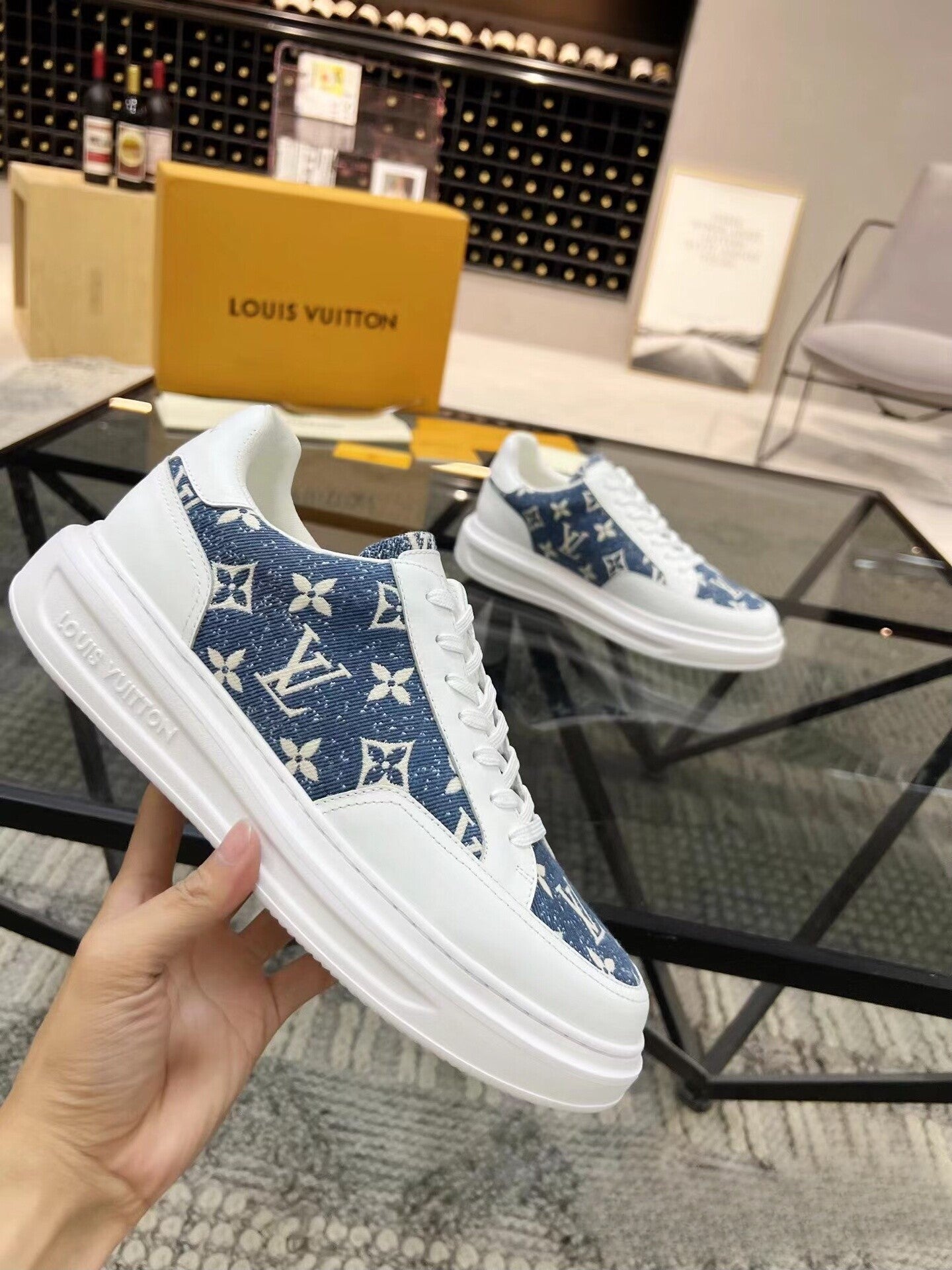 Sneakers