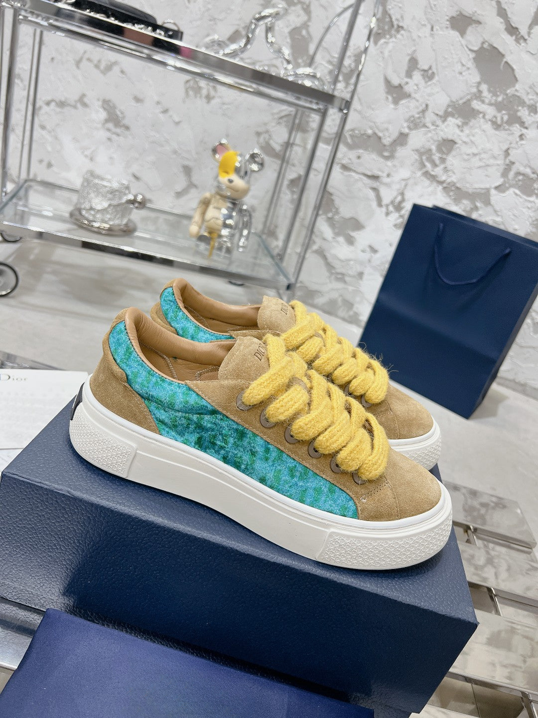 Sneakers