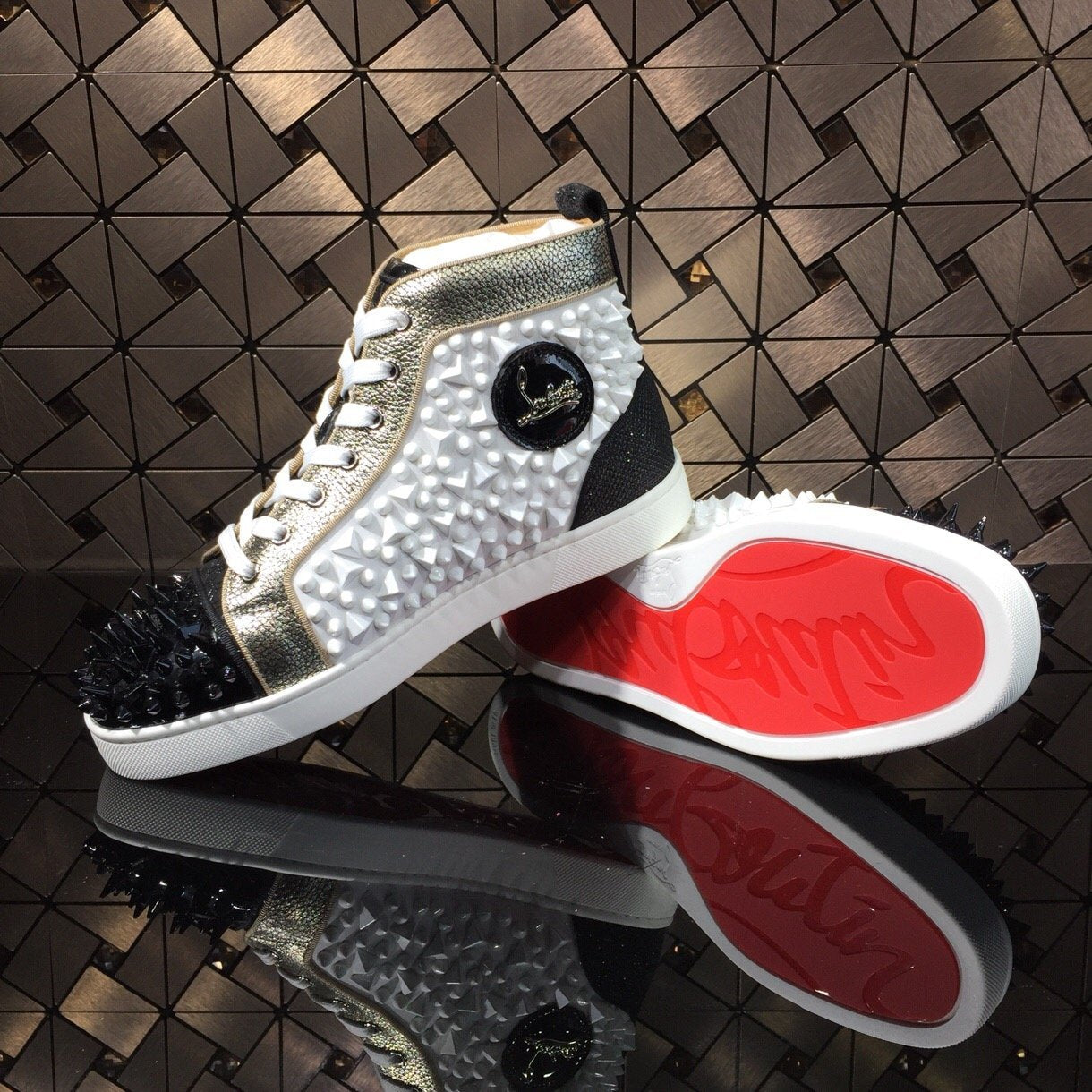Sneakers