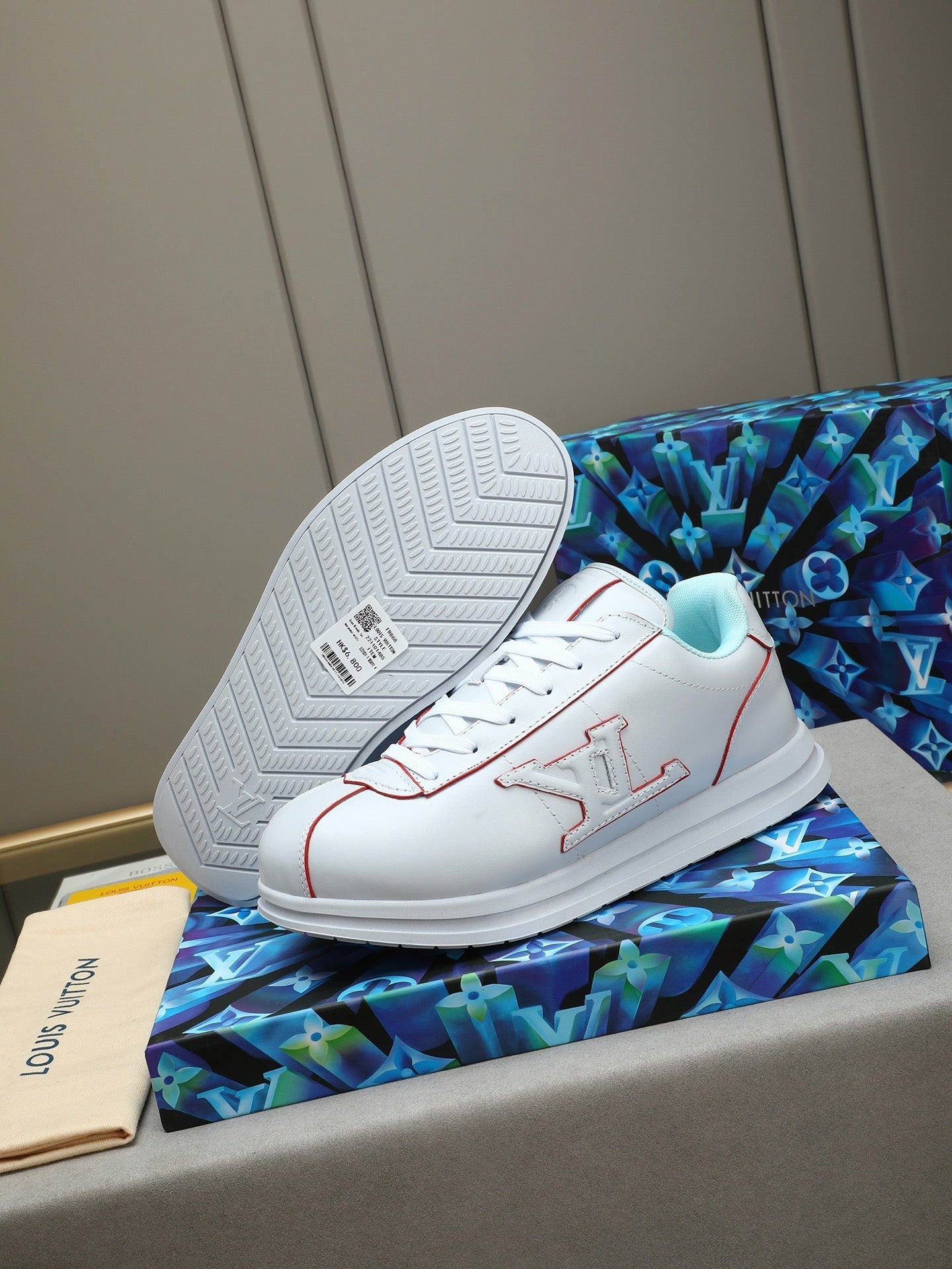 Sneakers