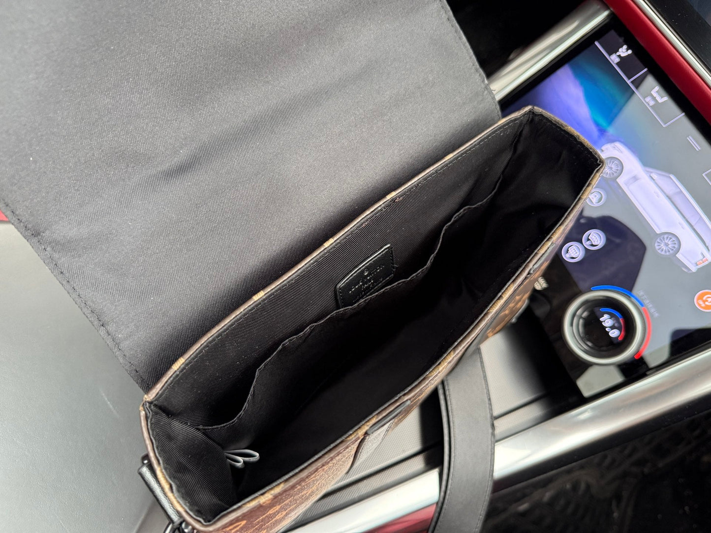Shoulder Bags
