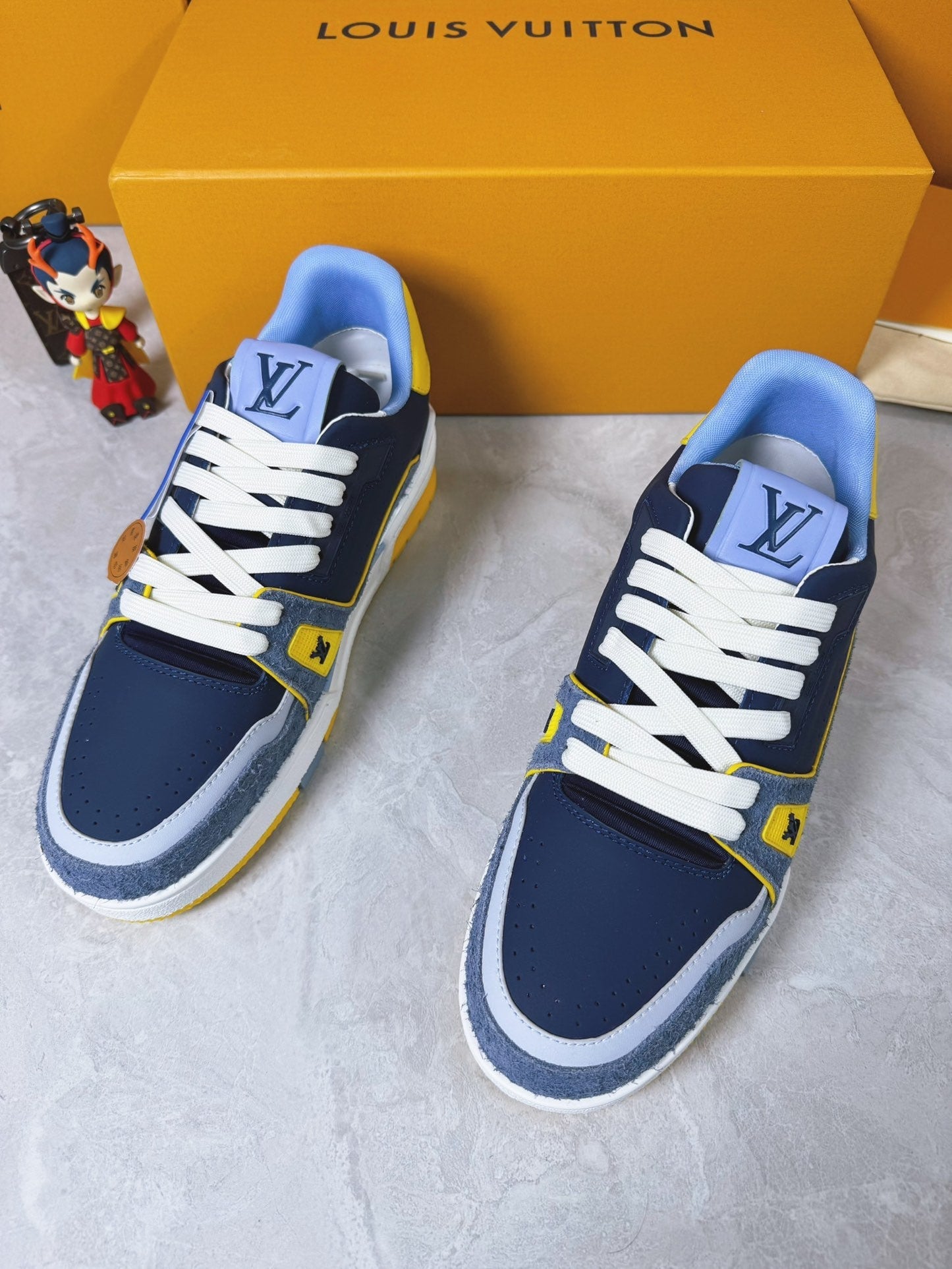 Sneakers