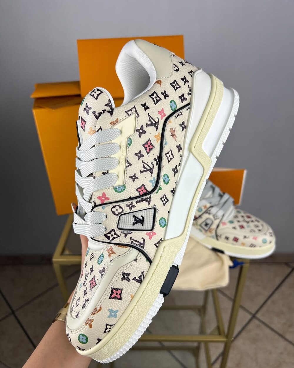 Sneaker