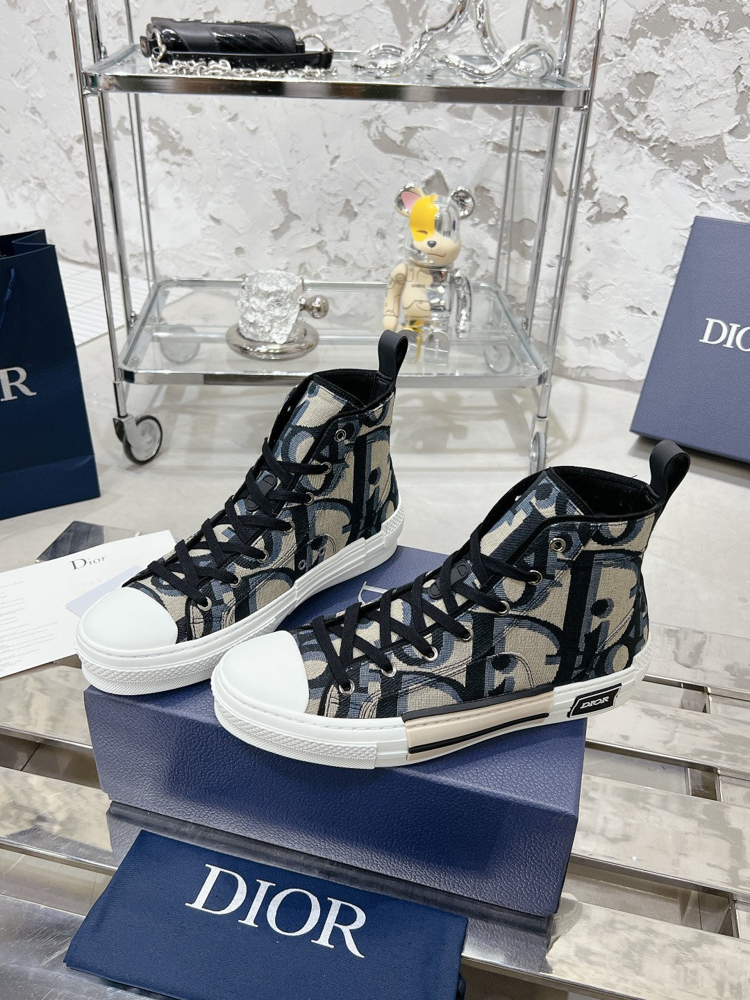 Sneakers
