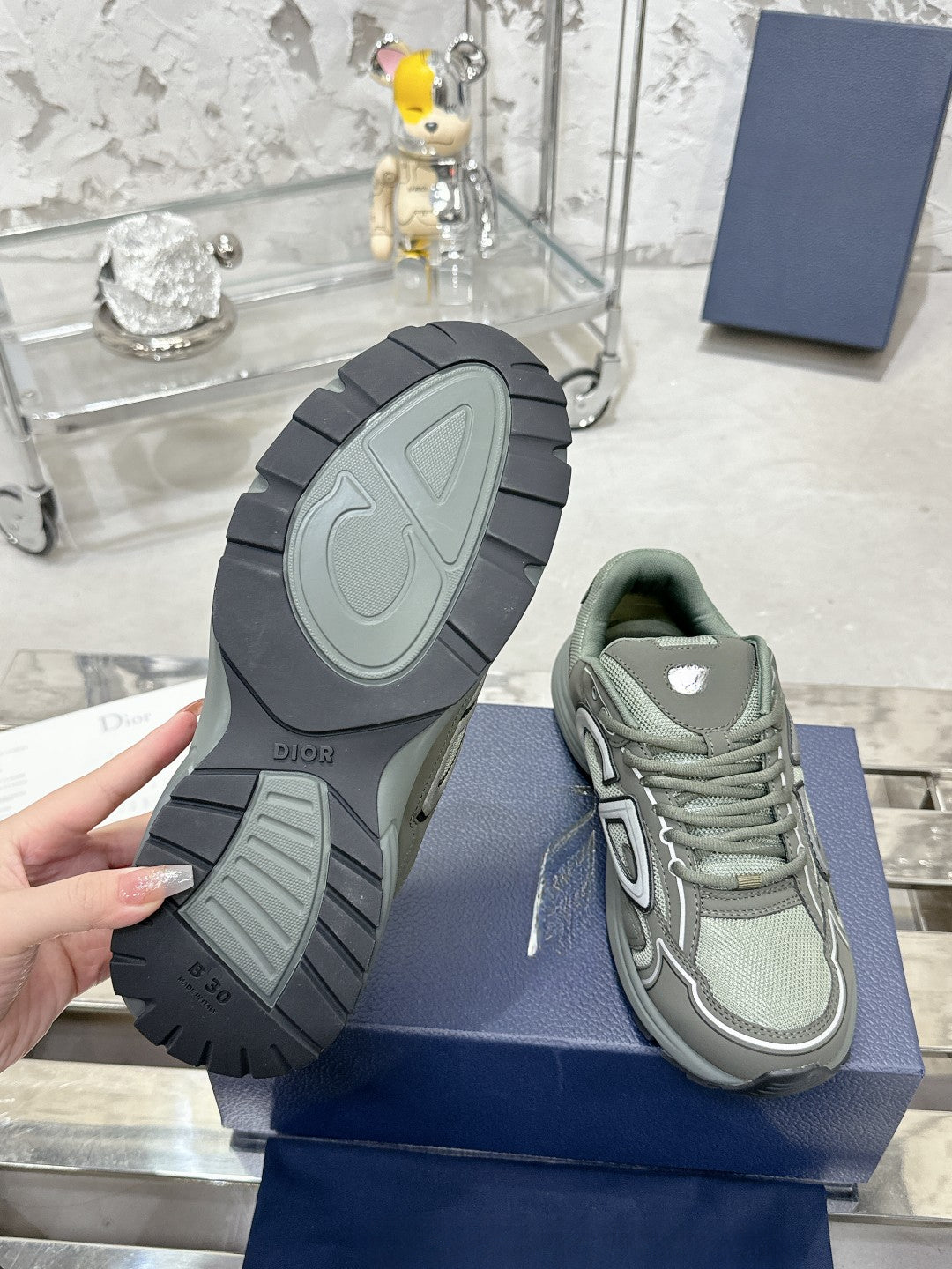 Sneakers