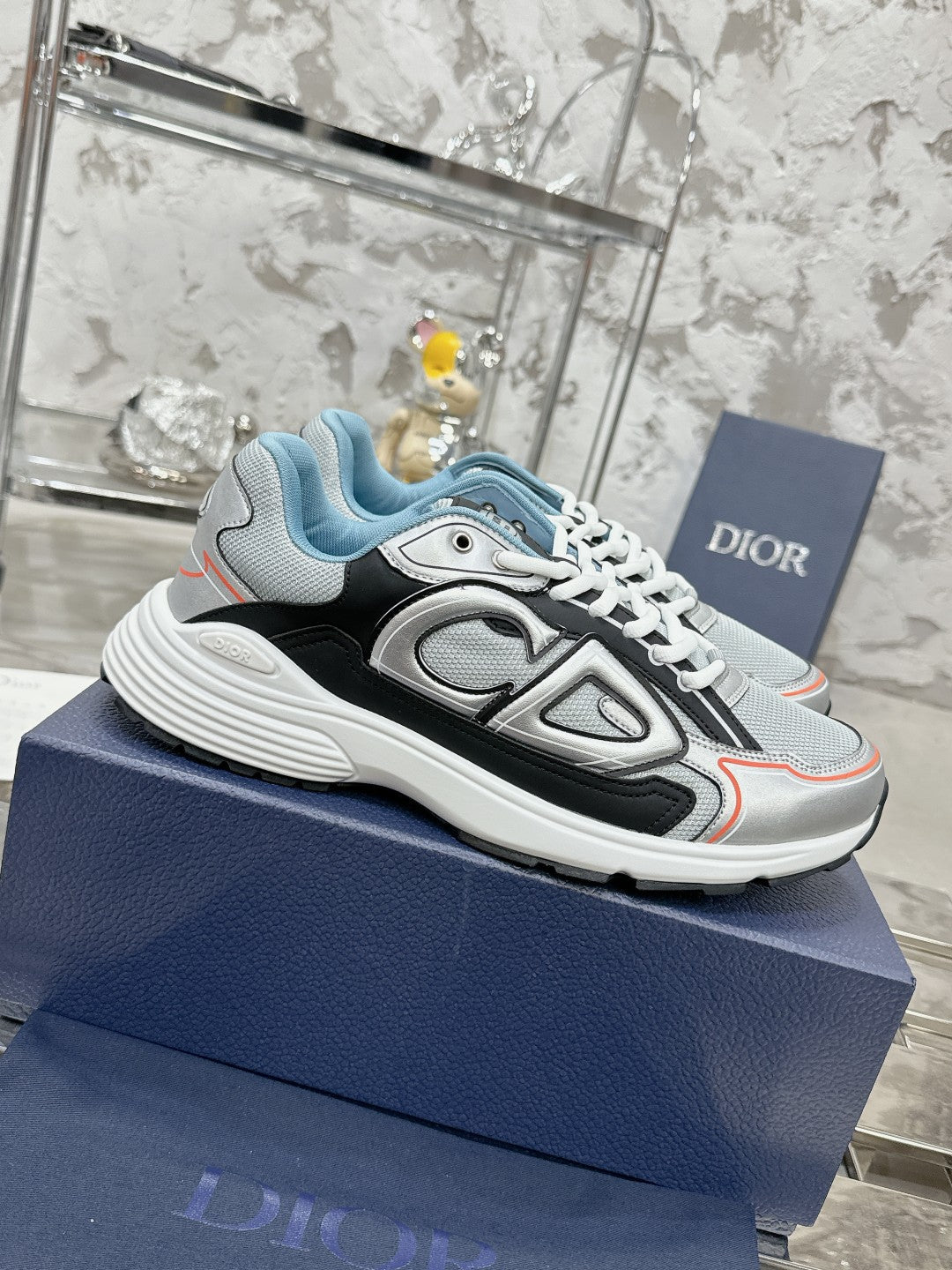 Sneakers
