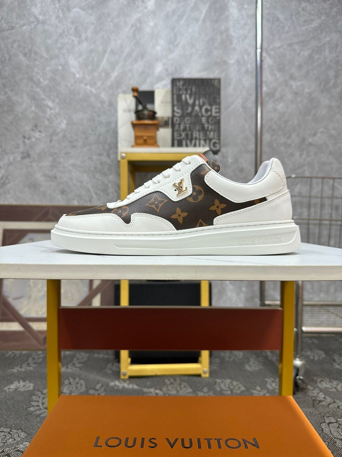 Sneakers