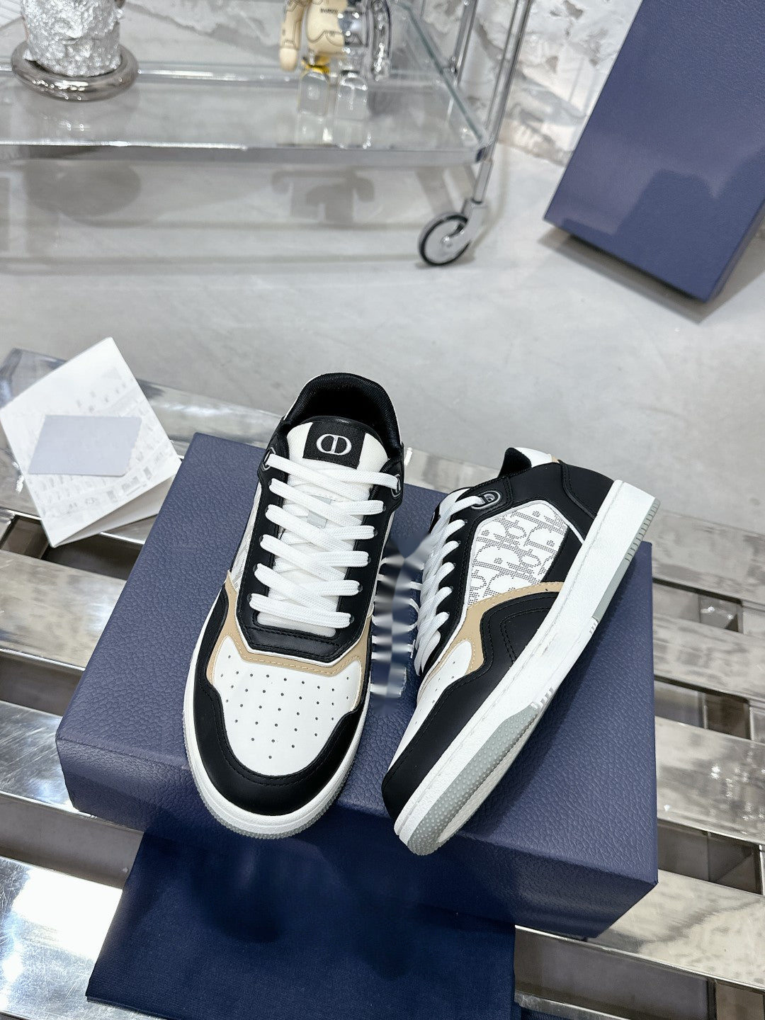 Sneakers
