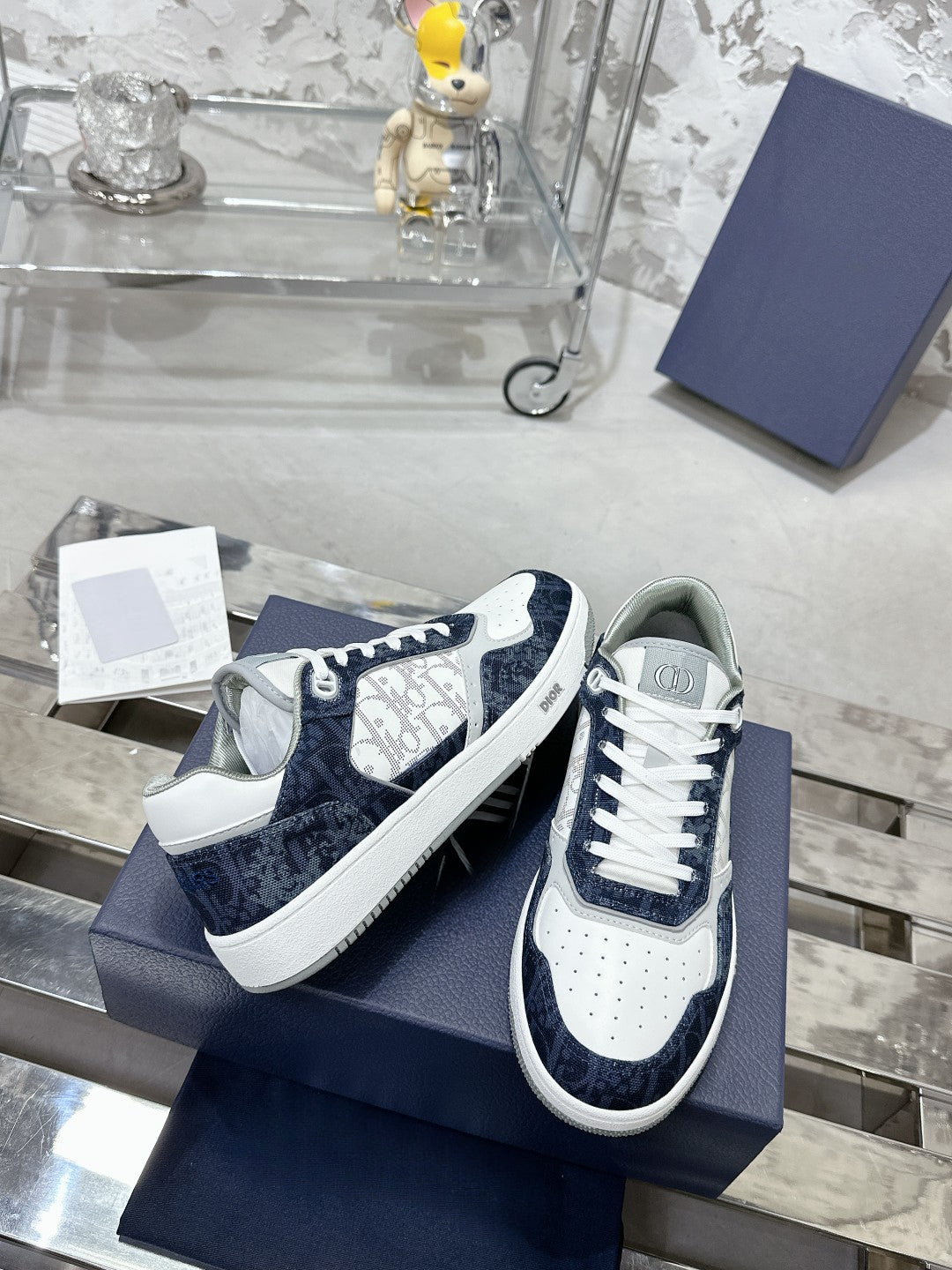 Sneakers