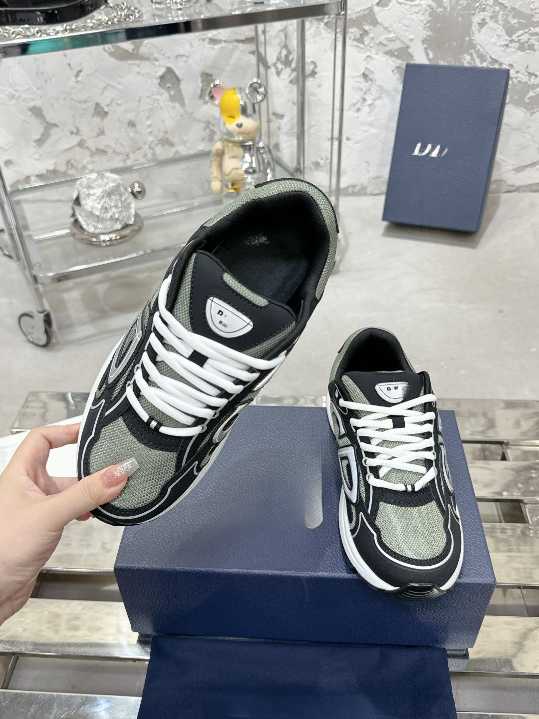 Sneakers