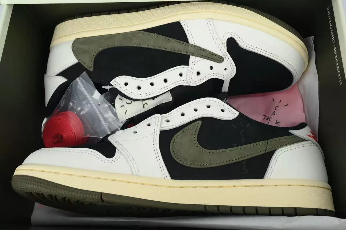 Sneaker