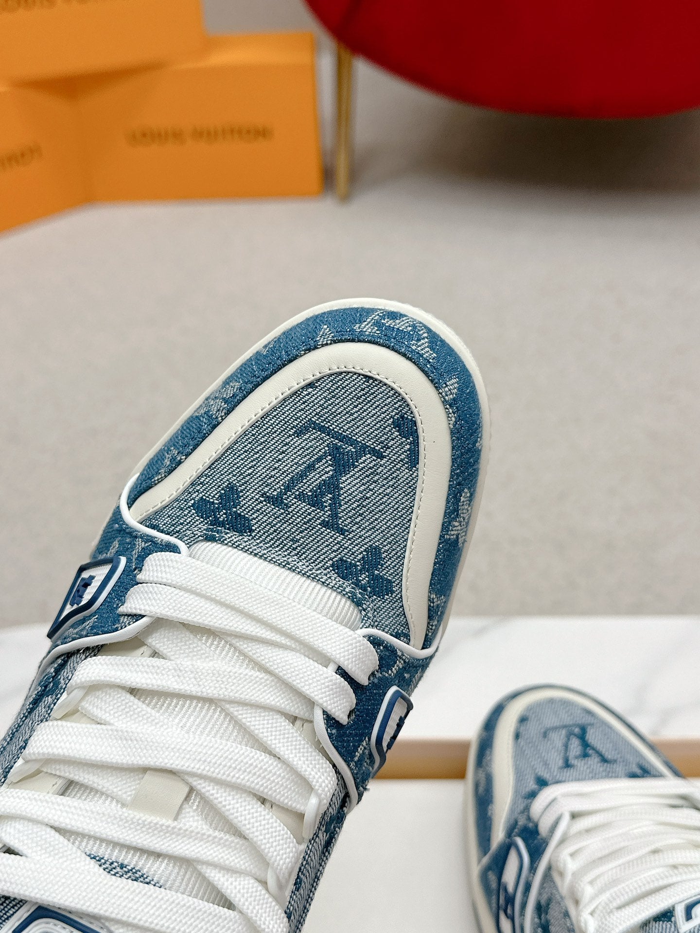 Sneakers