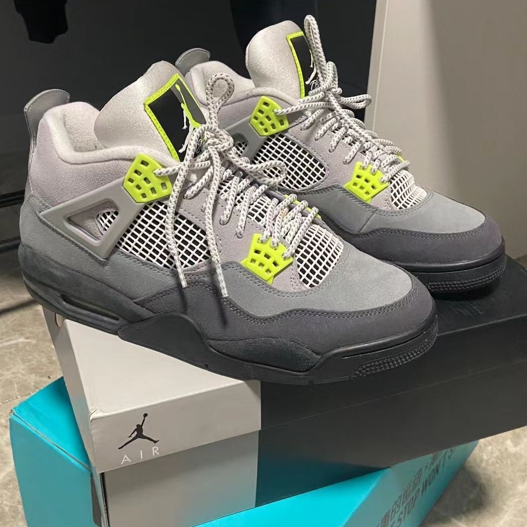 Sneakers